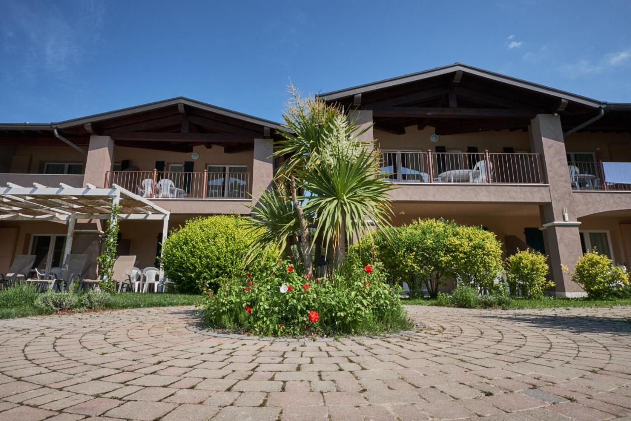 Villaggio Turistico Lugana Marina Sirmione Buitenkant foto