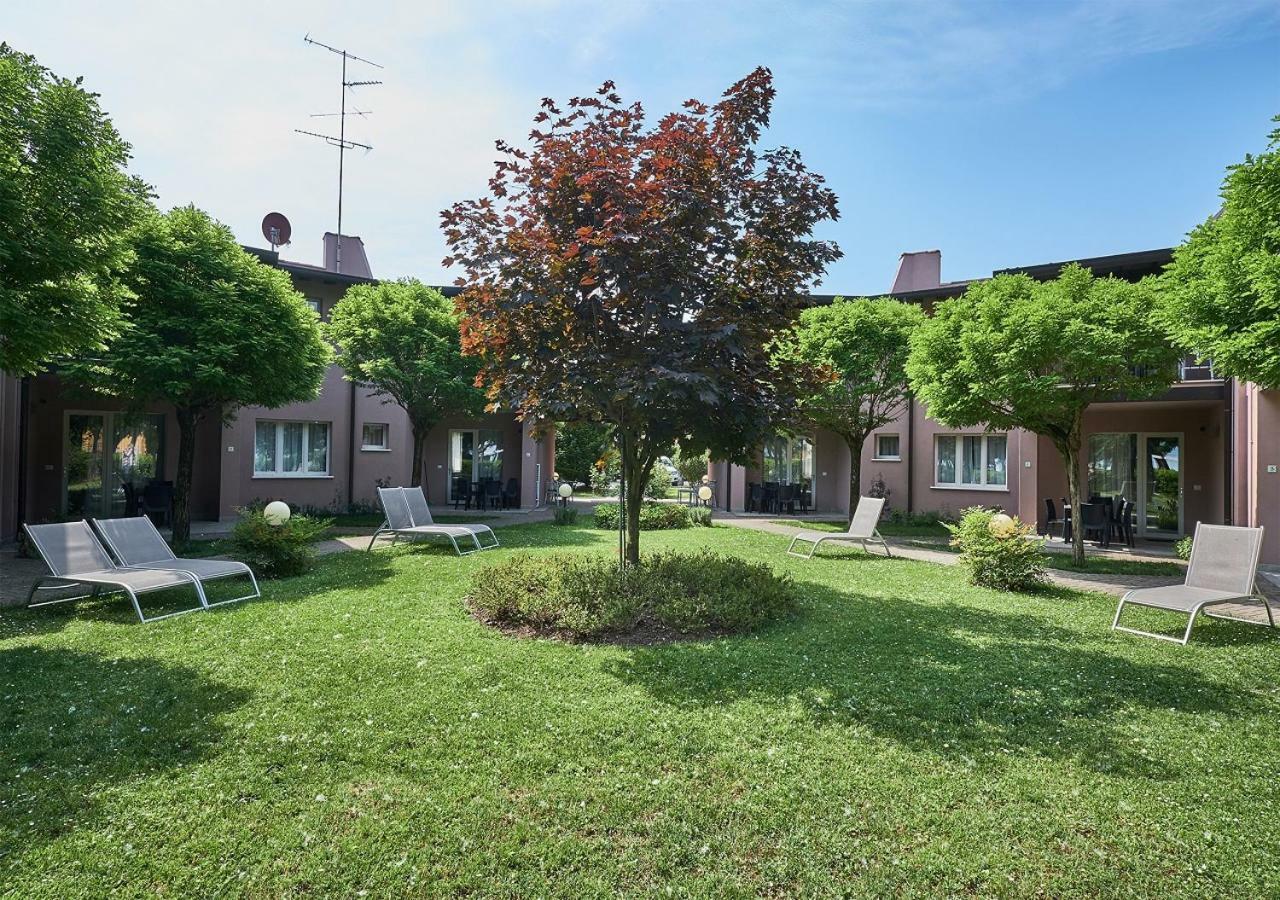 Villaggio Turistico Lugana Marina Sirmione Buitenkant foto