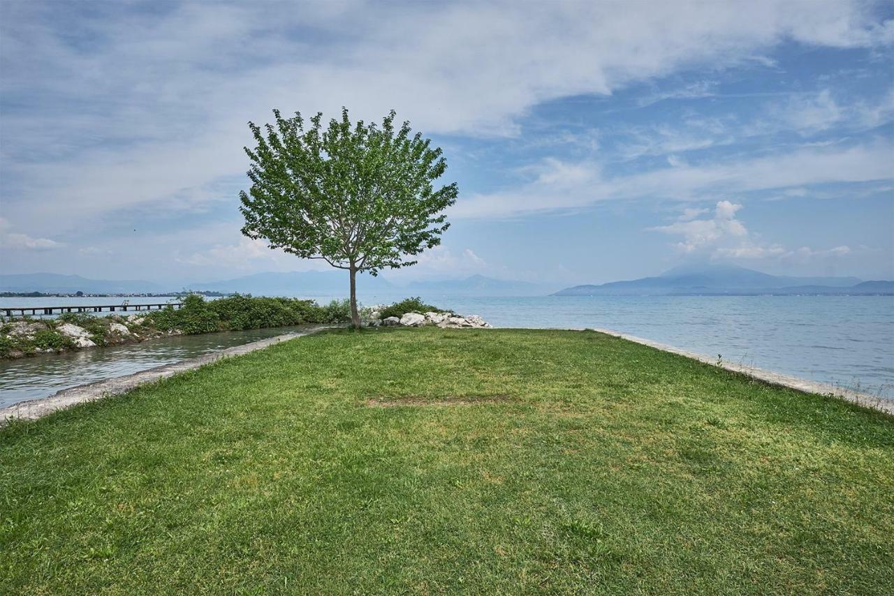 Villaggio Turistico Lugana Marina Sirmione Buitenkant foto